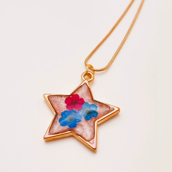 MokiMountainCo Jewelry - 2/$40 SALE Beautiful Handmade Star-Shaped Necklace - Casual & Unique